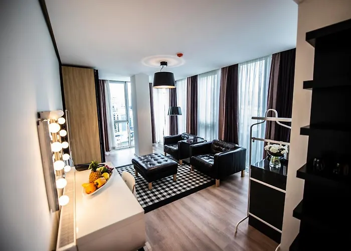 We Fulya Κωνσταντινούπολη